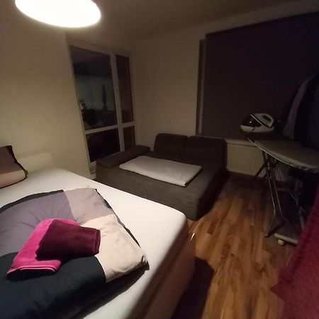 Tolle Private 2-Zimmer Wohnung Im Szene Bezirk Berlin-Friedrichshain エクステリア 写真