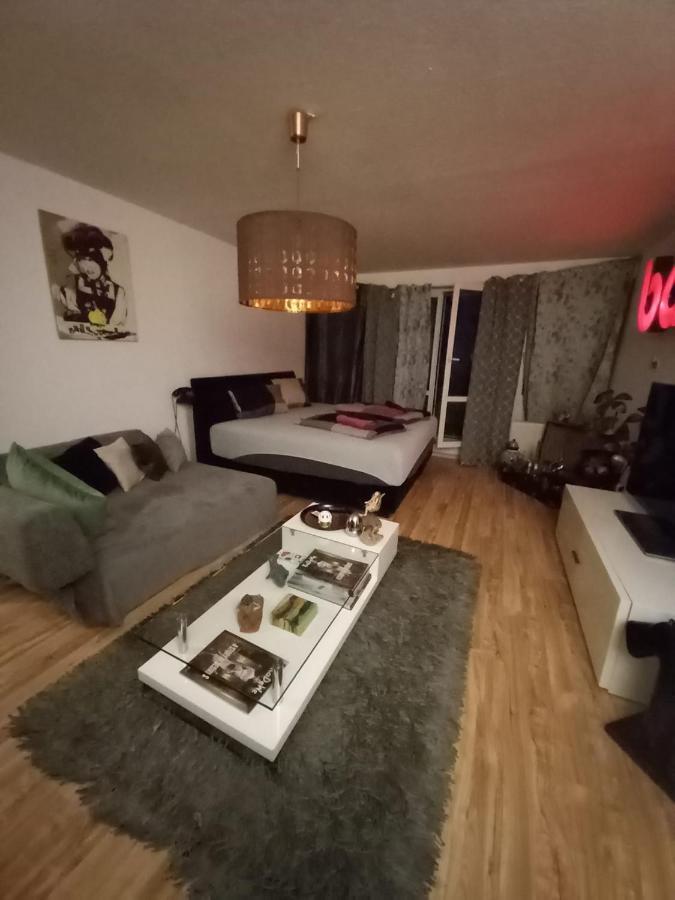 Tolle Private 2-Zimmer Wohnung Im Szene Bezirk Berlin-Friedrichshain エクステリア 写真