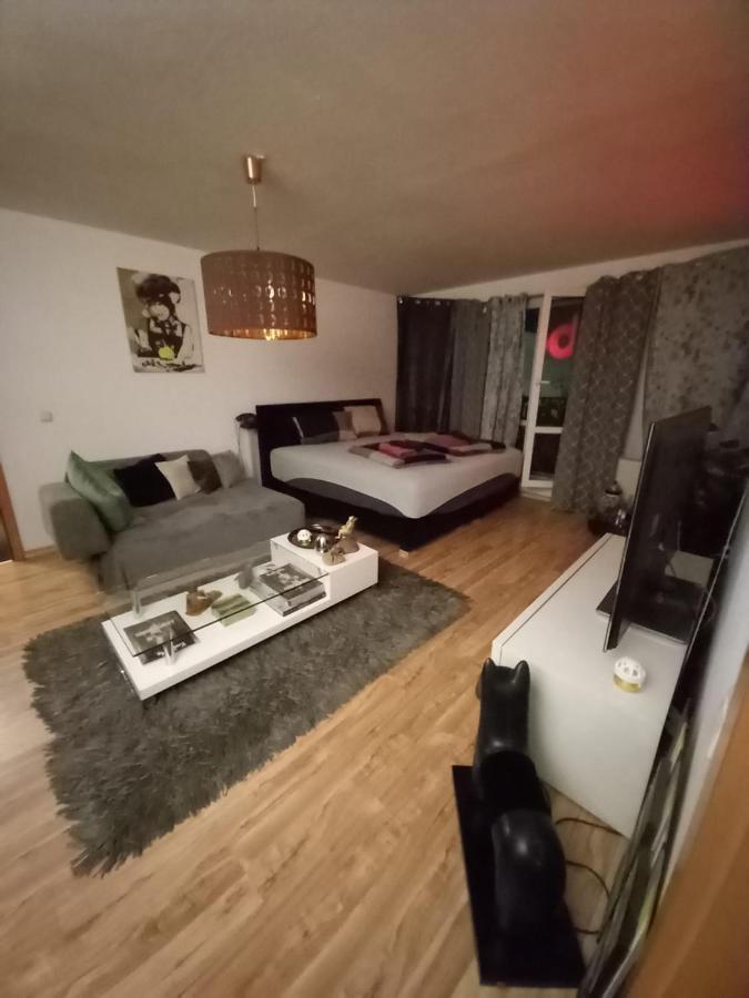 Tolle Private 2-Zimmer Wohnung Im Szene Bezirk Berlin-Friedrichshain エクステリア 写真